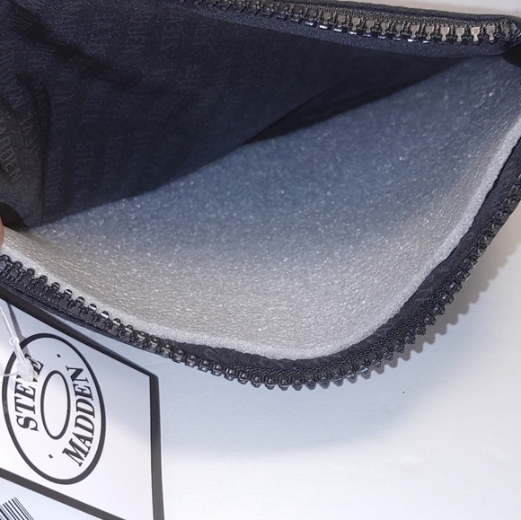 COPY - Steve Madden Wristlet - Picture 3 of 3